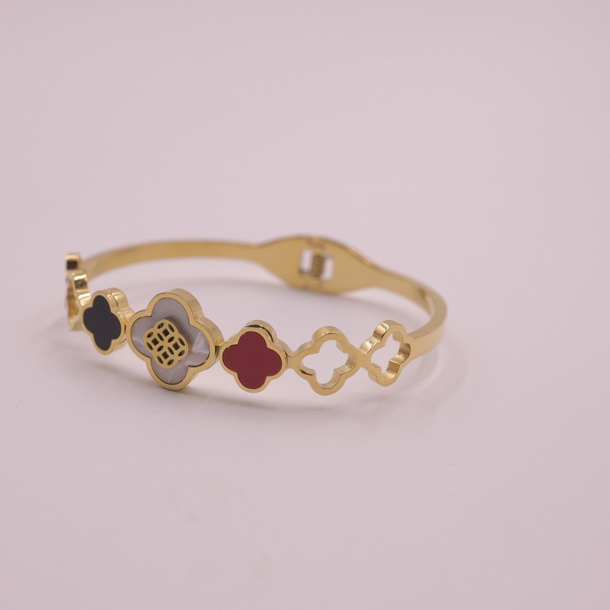Bangle & Bracelet